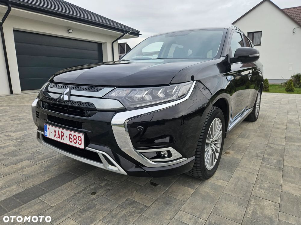 Mitsubishi Outlander 2.4 4WD Plus - 23