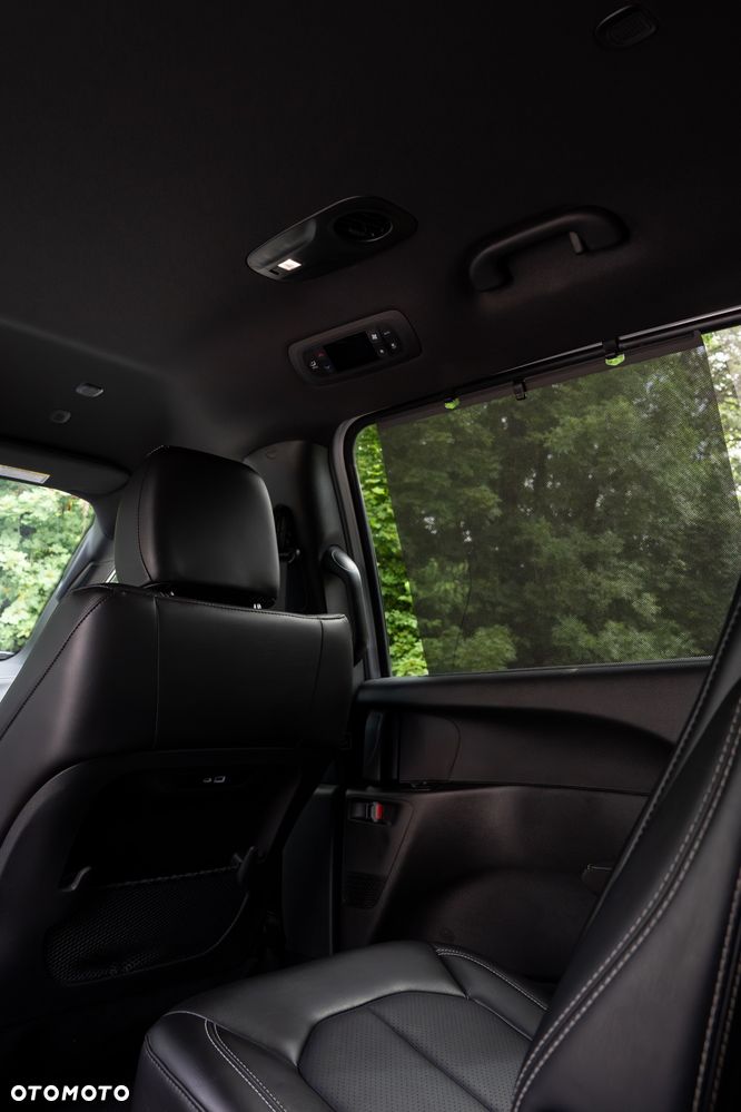 Chrysler Pacifica - 35