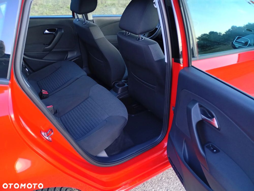 Volkswagen Polo 1.4 16V Trendline - 24