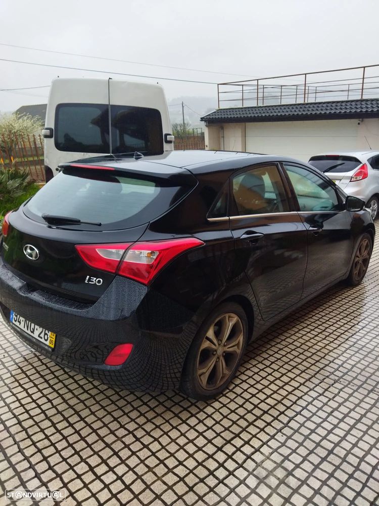 Hyundai i30 1.6 CRDI STyle J17 - 2