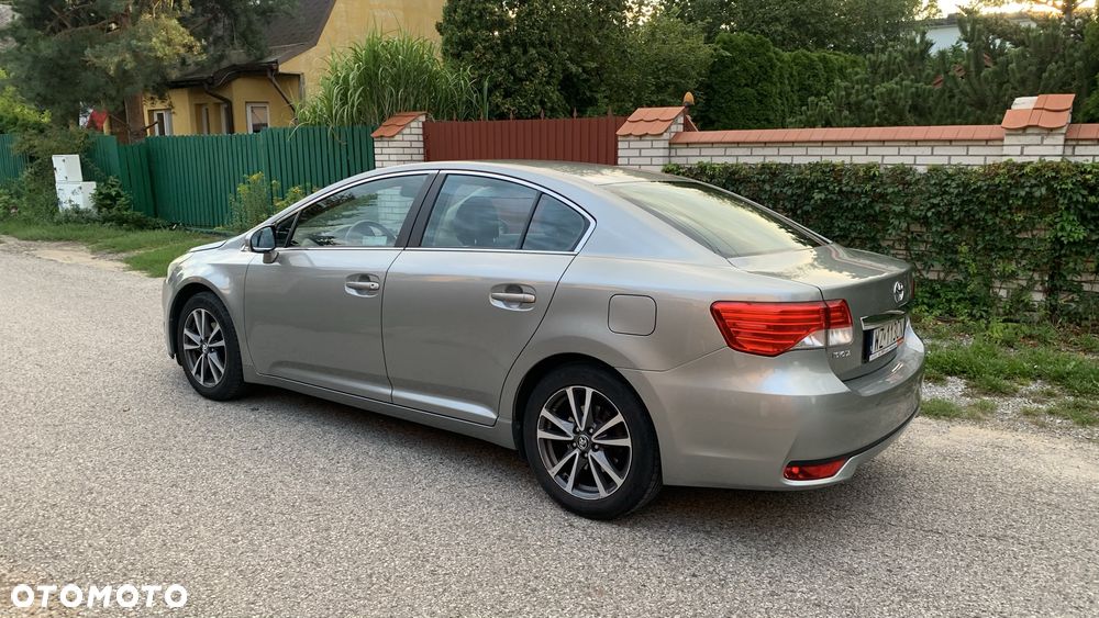 Toyota Avensis - 4