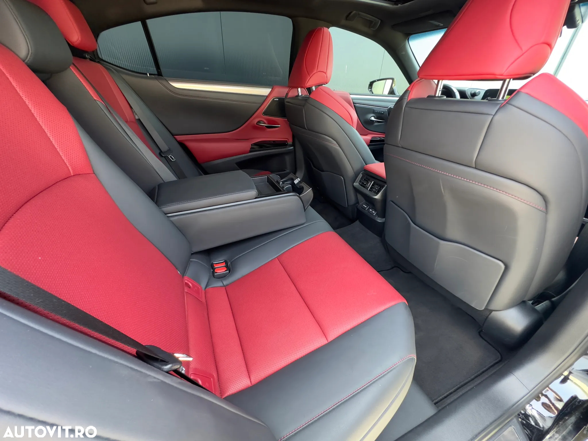 Lexus Seria ES 300h F Sport+ - 25