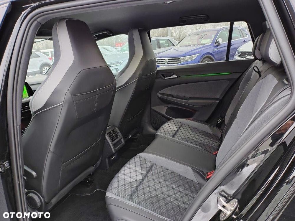 Volkswagen Golf Variant - 12