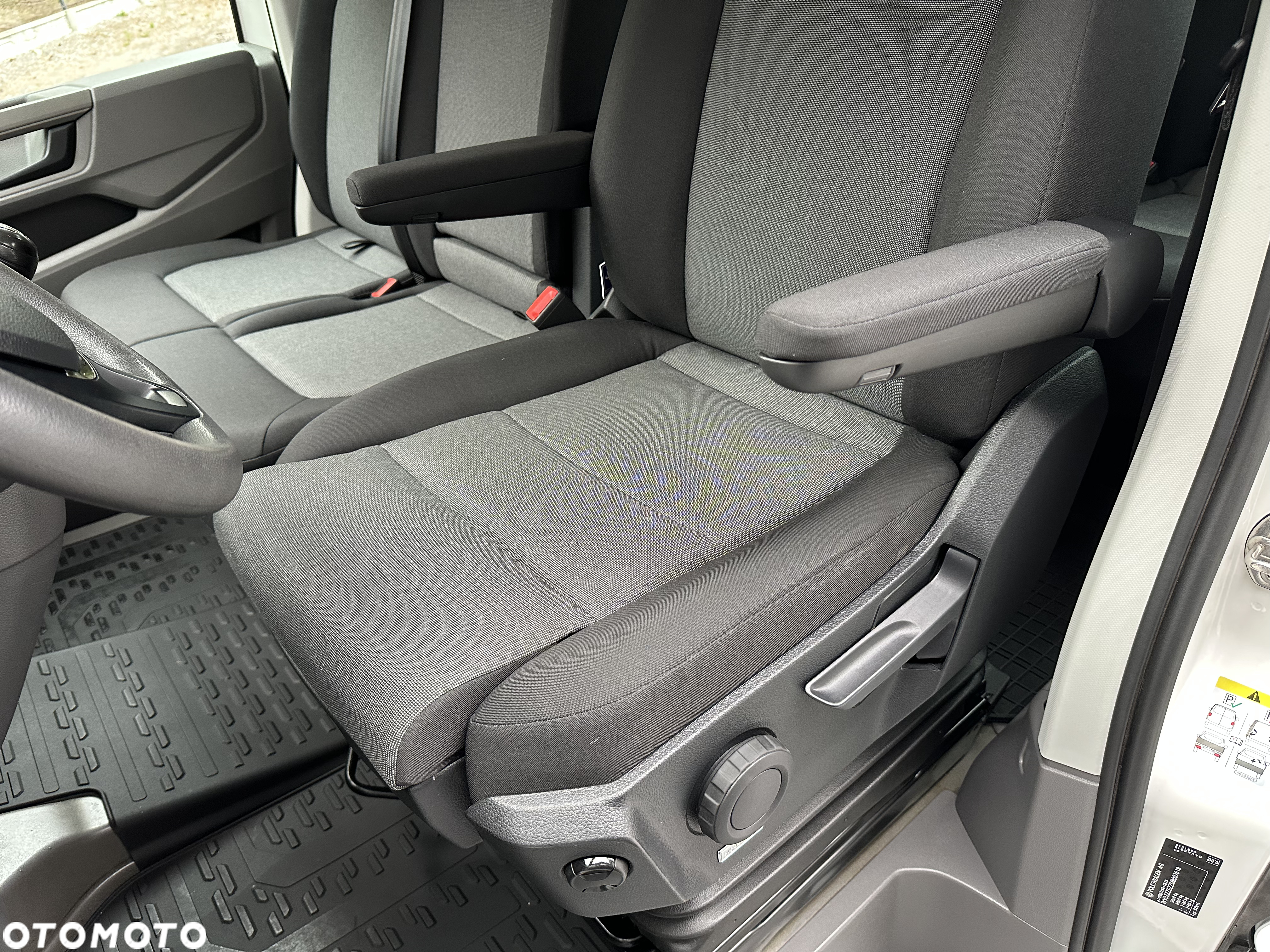 Volkswagen Crafter DOKA 7 osób / Skrzynia 3.5m / Gwarancja producenta do 07.2026 lub 200.000km / Salon PL / Serwisowany tylko w ASO VW / Pełna dokumentacja / 1 właściciel / FV23% - 37