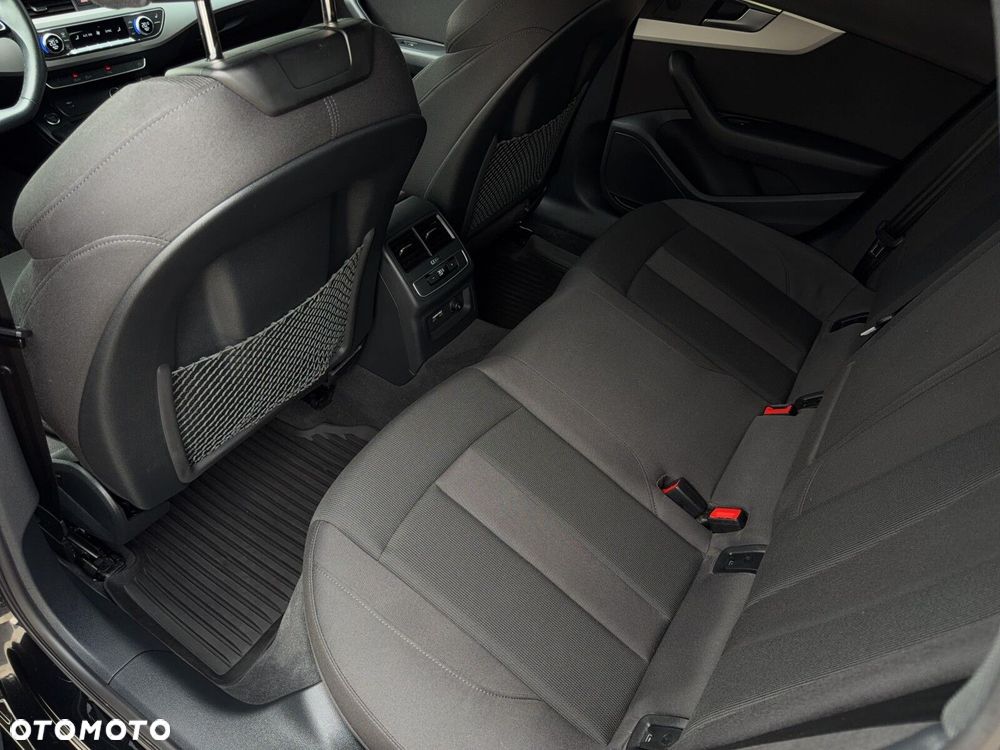 Audi A4 Limousine - 12