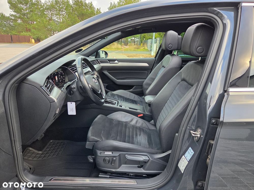 Volkswagen Passat Variant 2.0 TDI SCR DSG Highline - 20