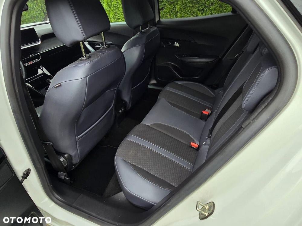 Peugeot 2008 - 23