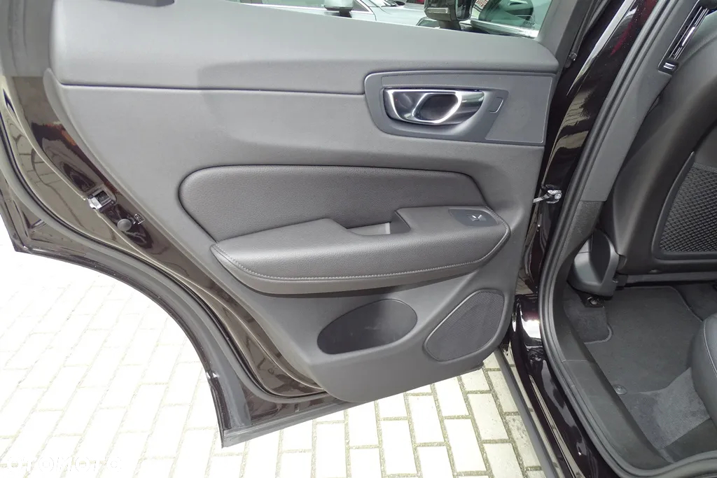 Volvo XC 60 T8 Plug-In Hybrid AWD Inscription Expression - 23