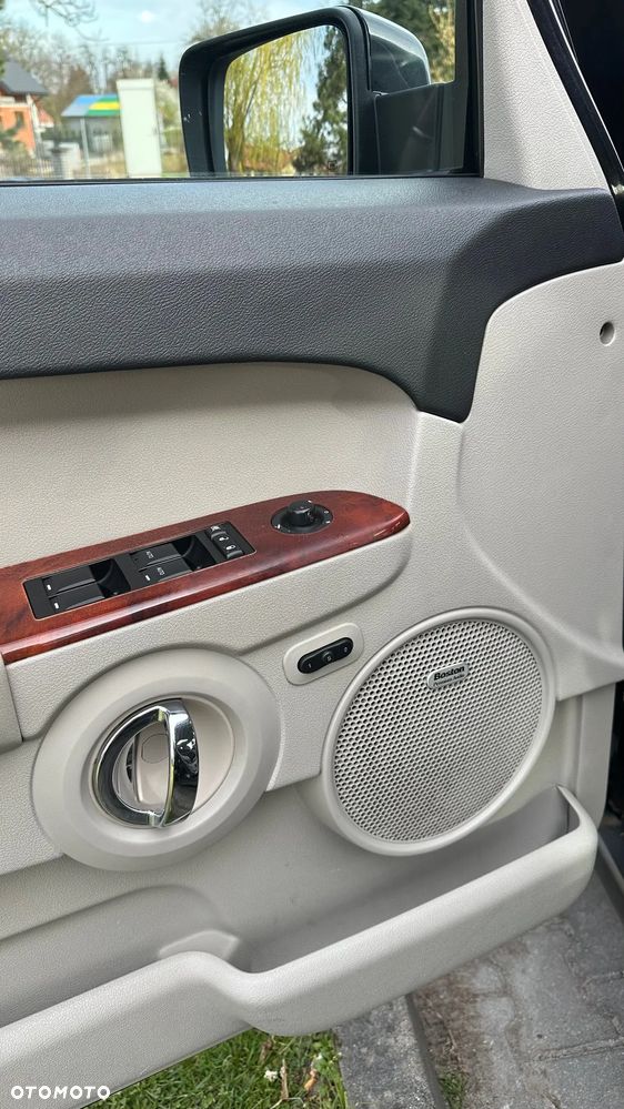 Jeep Commander 3.0 CRD Overland - 28