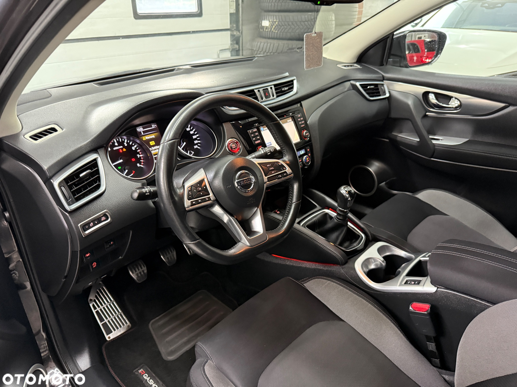 Nissan Qashqai 1.6 DIG-T N-Connecta - 19