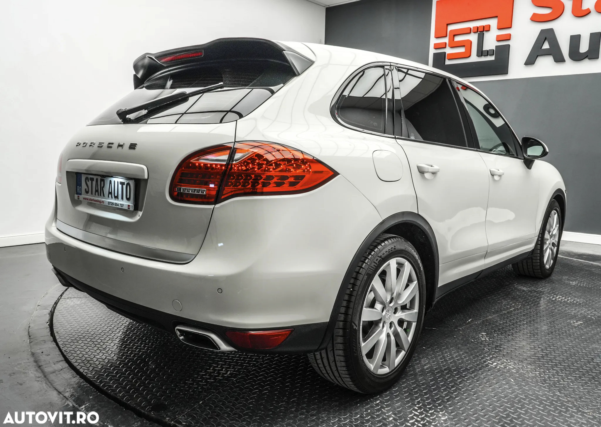 Porsche Cayenne 3.0 L V6 - 6