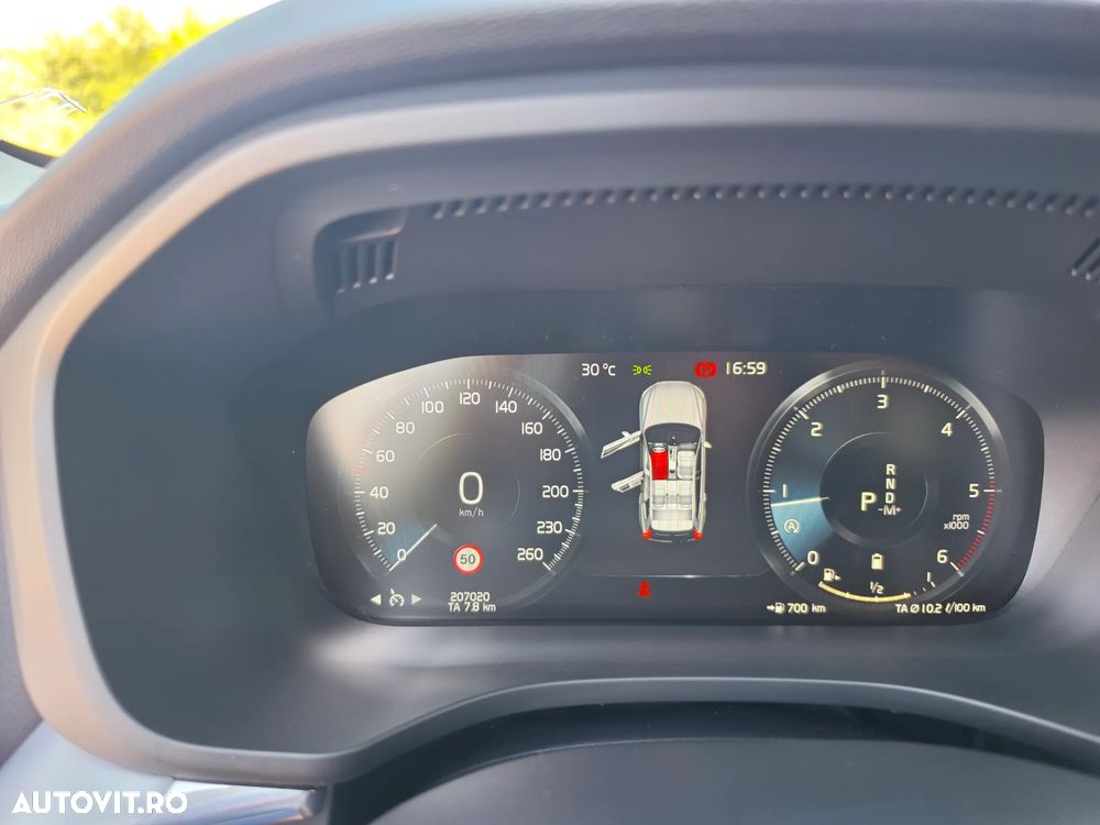 Volvo XC 60 B4 MHEV Momentum Pro - 3