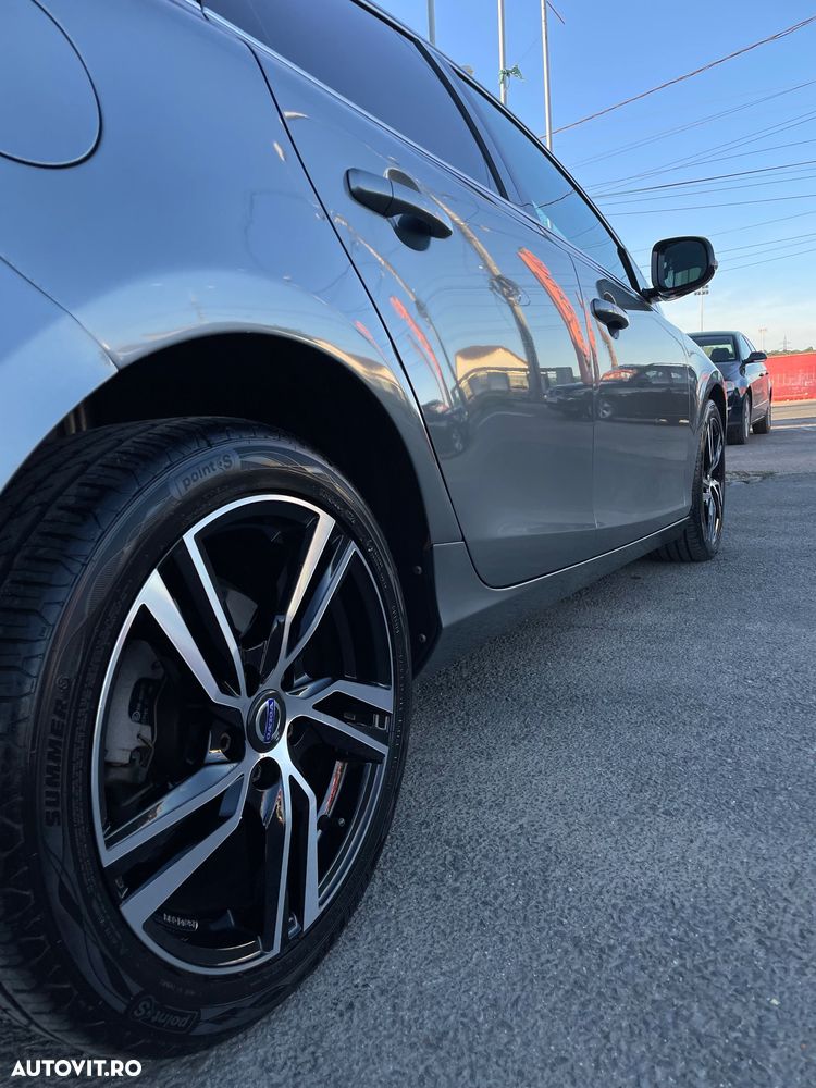 Volvo V40 D4 VEA R-Design - 2