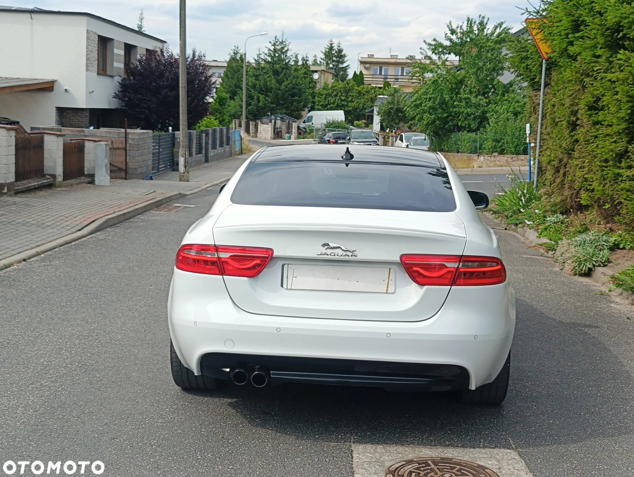 Jaguar XE 2.0 D AWD R-Sport - 21
