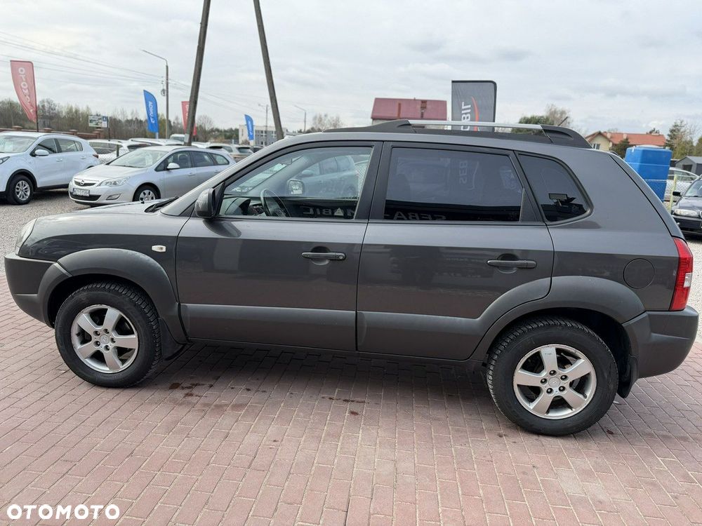 Hyundai Tucson 2.0 2WD GLS - 12