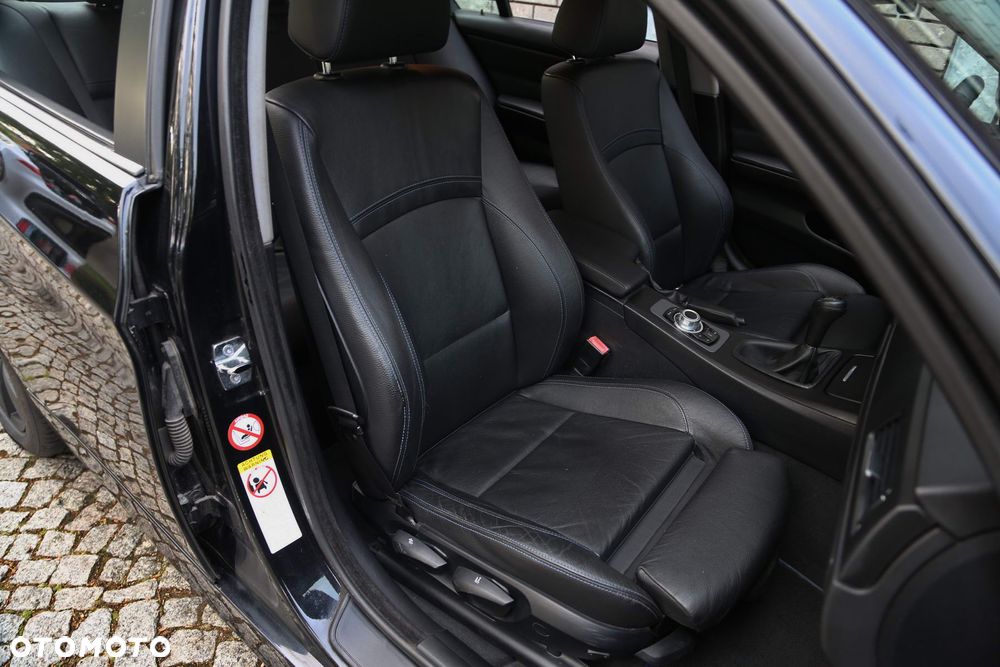 BMW Seria 3 - 35