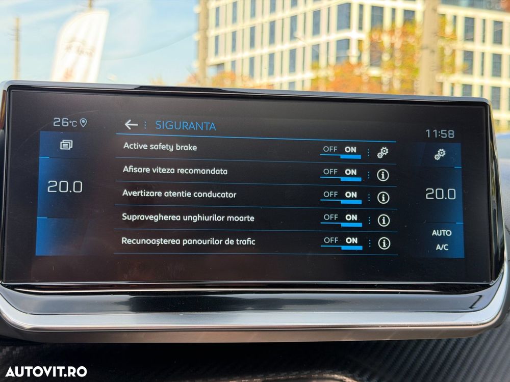 Peugeot 2008 1.2L PureTech 130 S&S EAT8 GT - 29