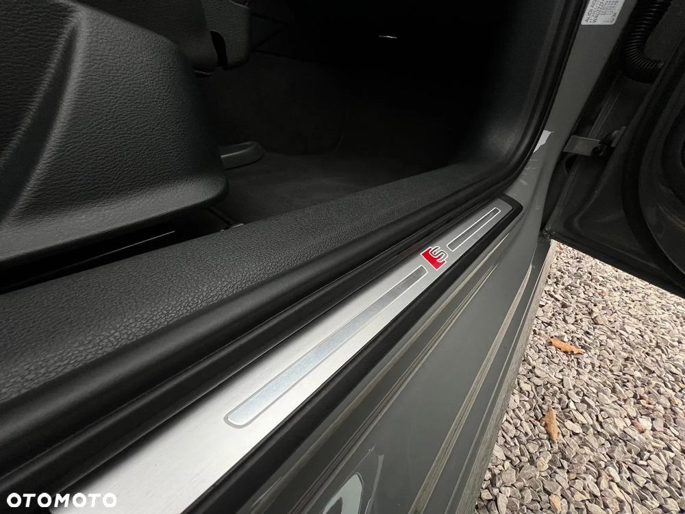 Audi A4 Avant 40 TDI quattro S tronic S line - 34