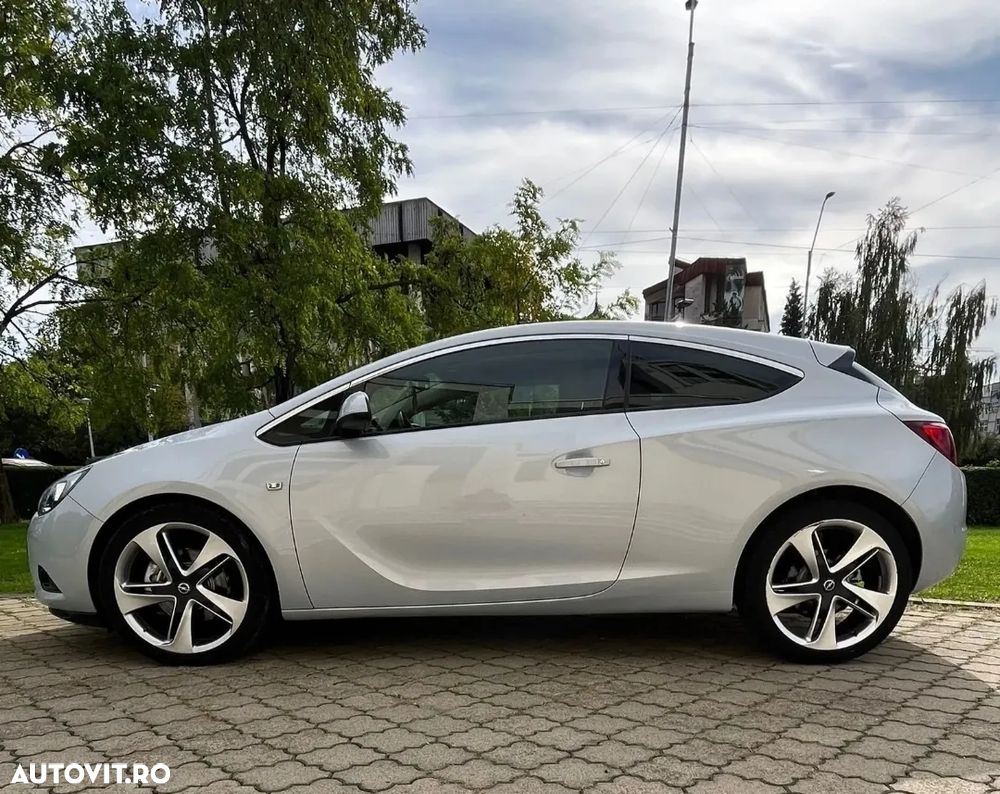 Opel Astra 2.0 CDTI ecoFLEX Start/Stop Edition - 2