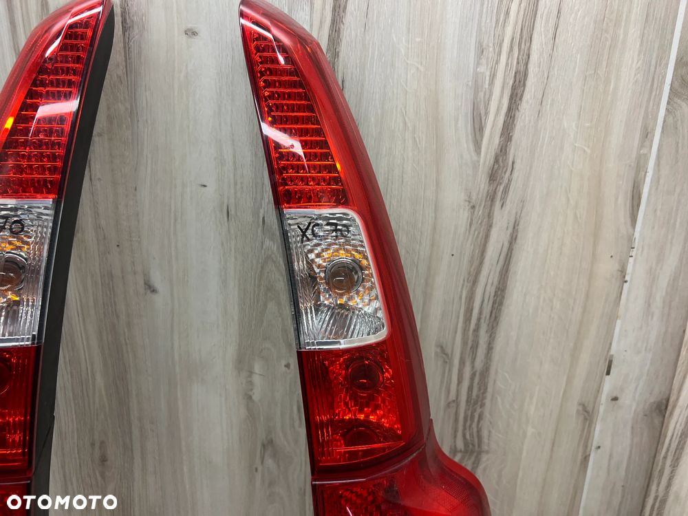 LAMPA TYLNA PRAWA VOLVO XC70 V70 II LIFT - 2