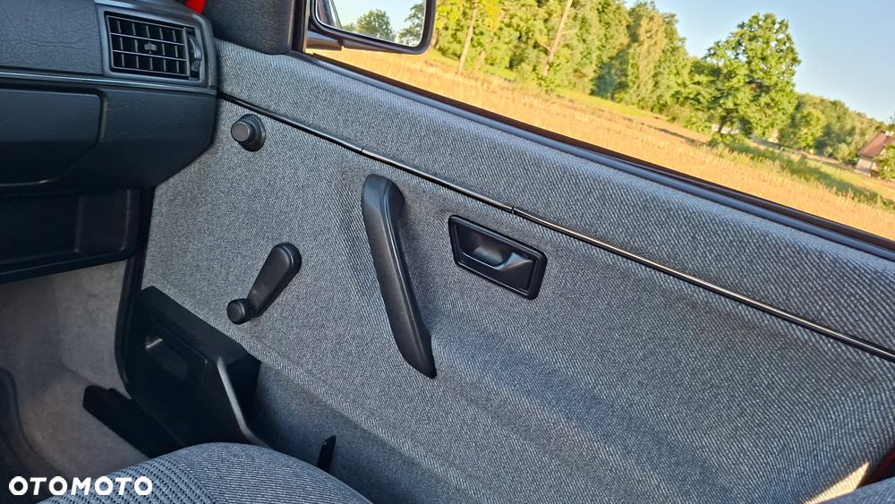 Volkswagen Golf 1.3 CL - 12