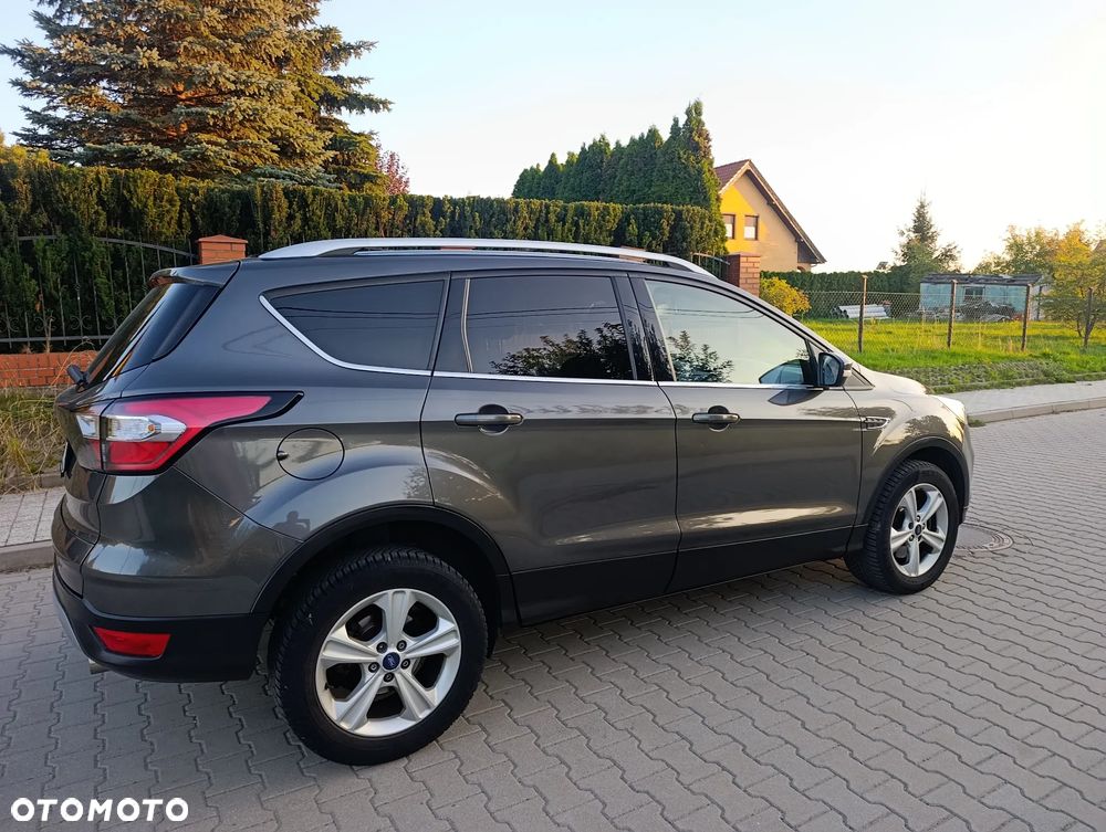 Ford Kuga 2.0 TDCi 2x4 Titanium - 13