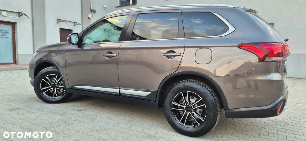 Mitsubishi Outlander 2.0 2WD Diamant Edition - 35