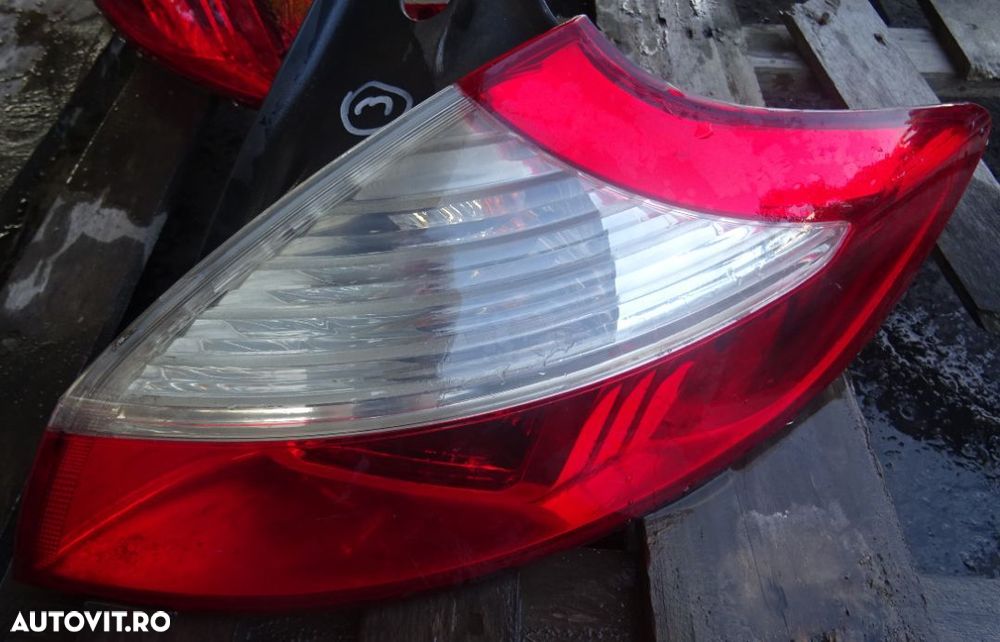 Stop stanga Renault Megane 3 hatchback din 2010 volan pe stanga - 1