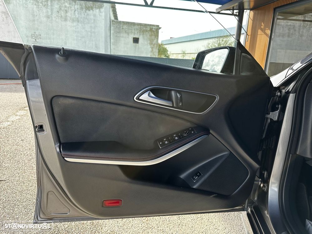 Mercedes-Benz CLA 180 d AMG Line - 18