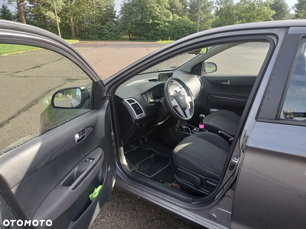 Hyundai i20 1.2 Classic + - 8