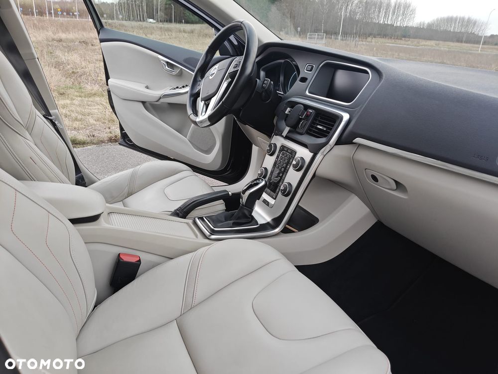 Volvo V40 D3 Drive-E Ocean Race - 23