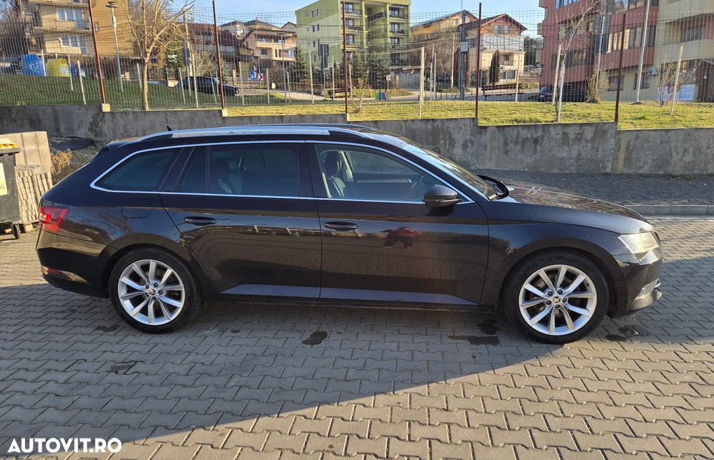 Skoda Superb 2.0 TDI DSG Style - 3