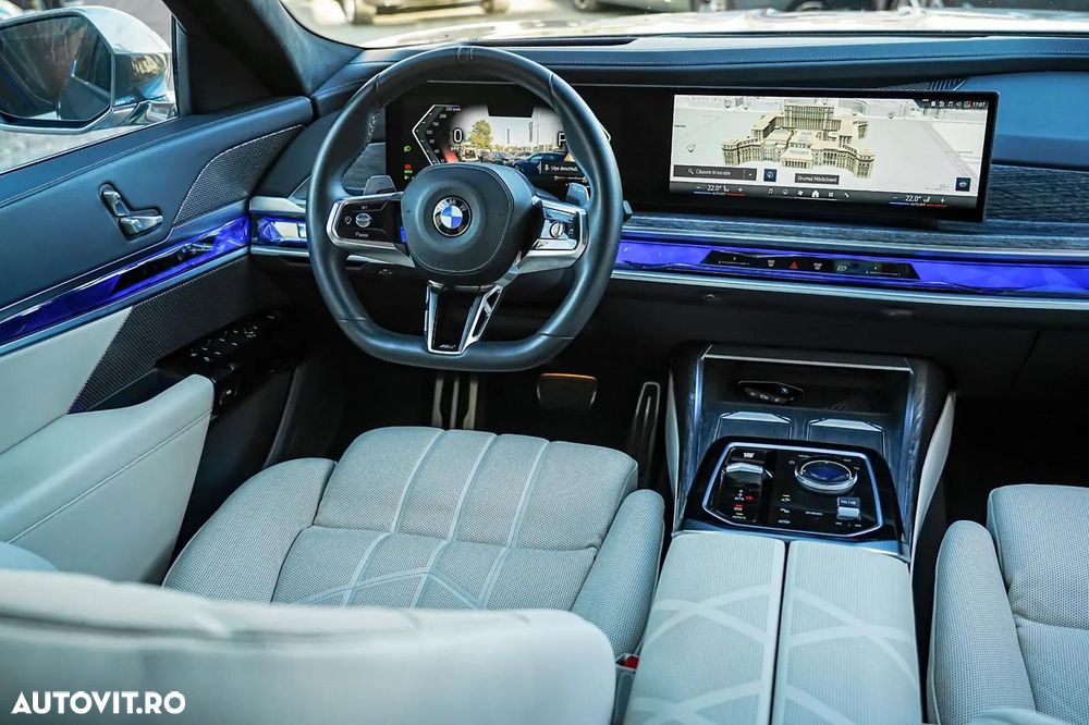 BMW Seria 7 740d xDrive MHEV - 24