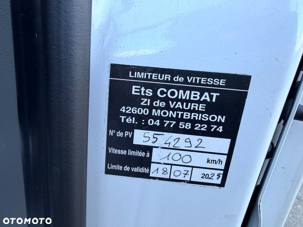 Mercedes-Benz 513 - 28