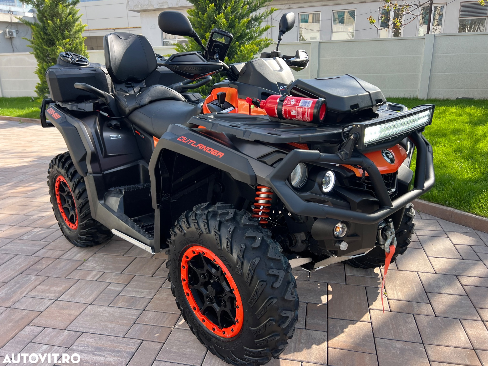 Can-Am Outlander Max - 12