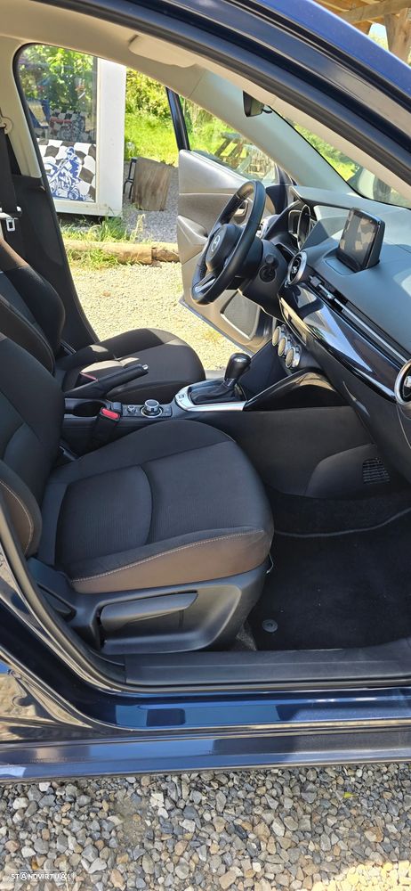 Mazda 2 - 8