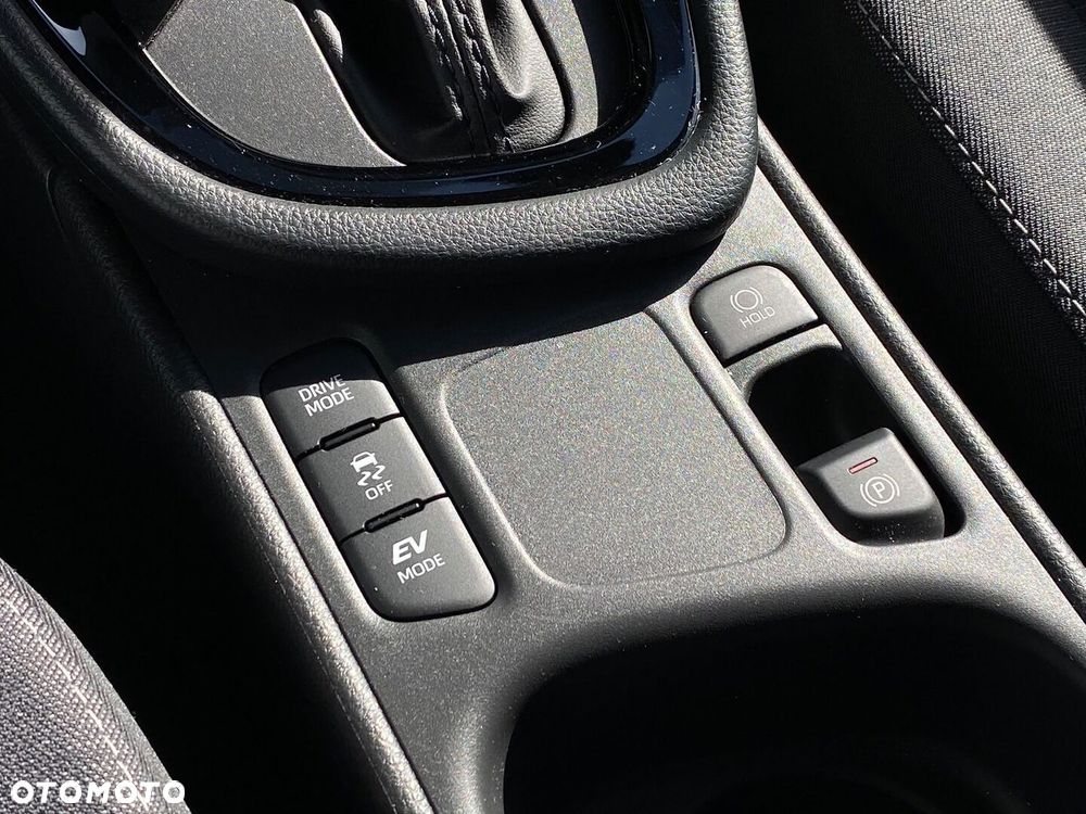 Toyota Yaris Hybrid 1.5 Style - 29