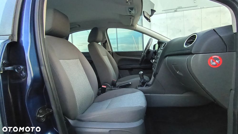 Ford Focus 1.6 Ti-VCT Sport - 12