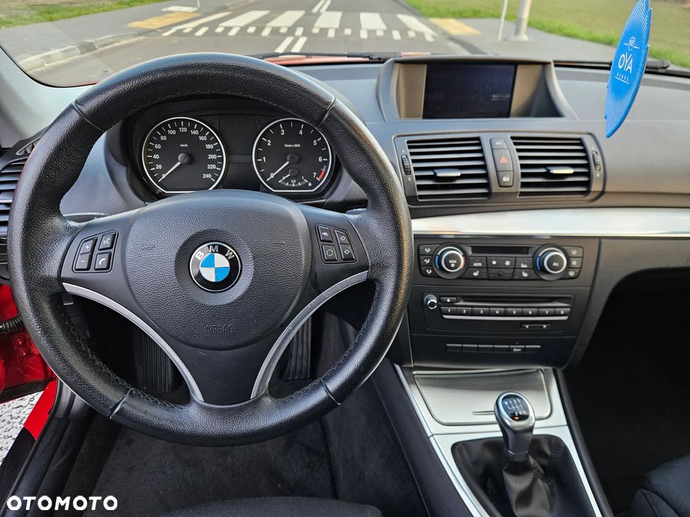 BMW Seria 1 118i Edition Sport - 16