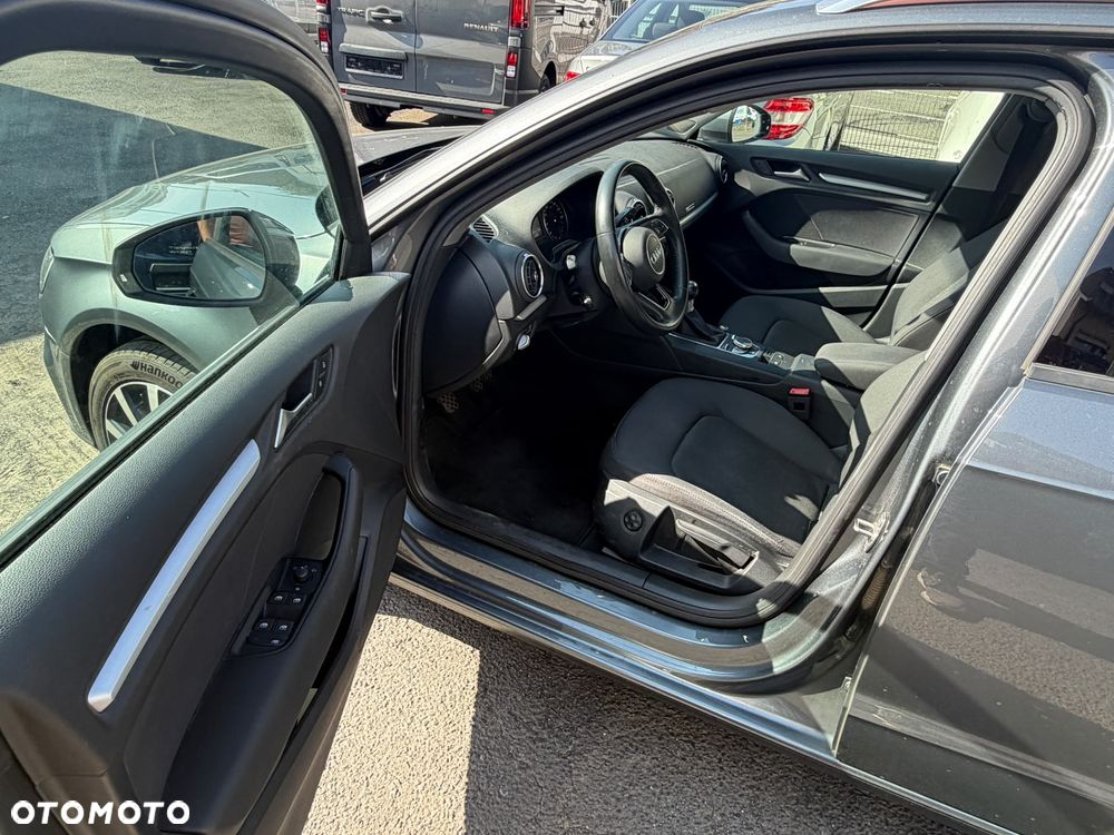 Audi A3 Sportback 30 TDI design - 11