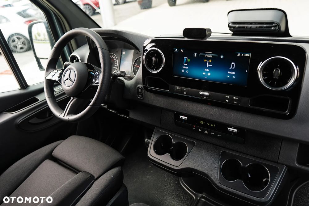 Mercedes-Benz Sprinter - 16