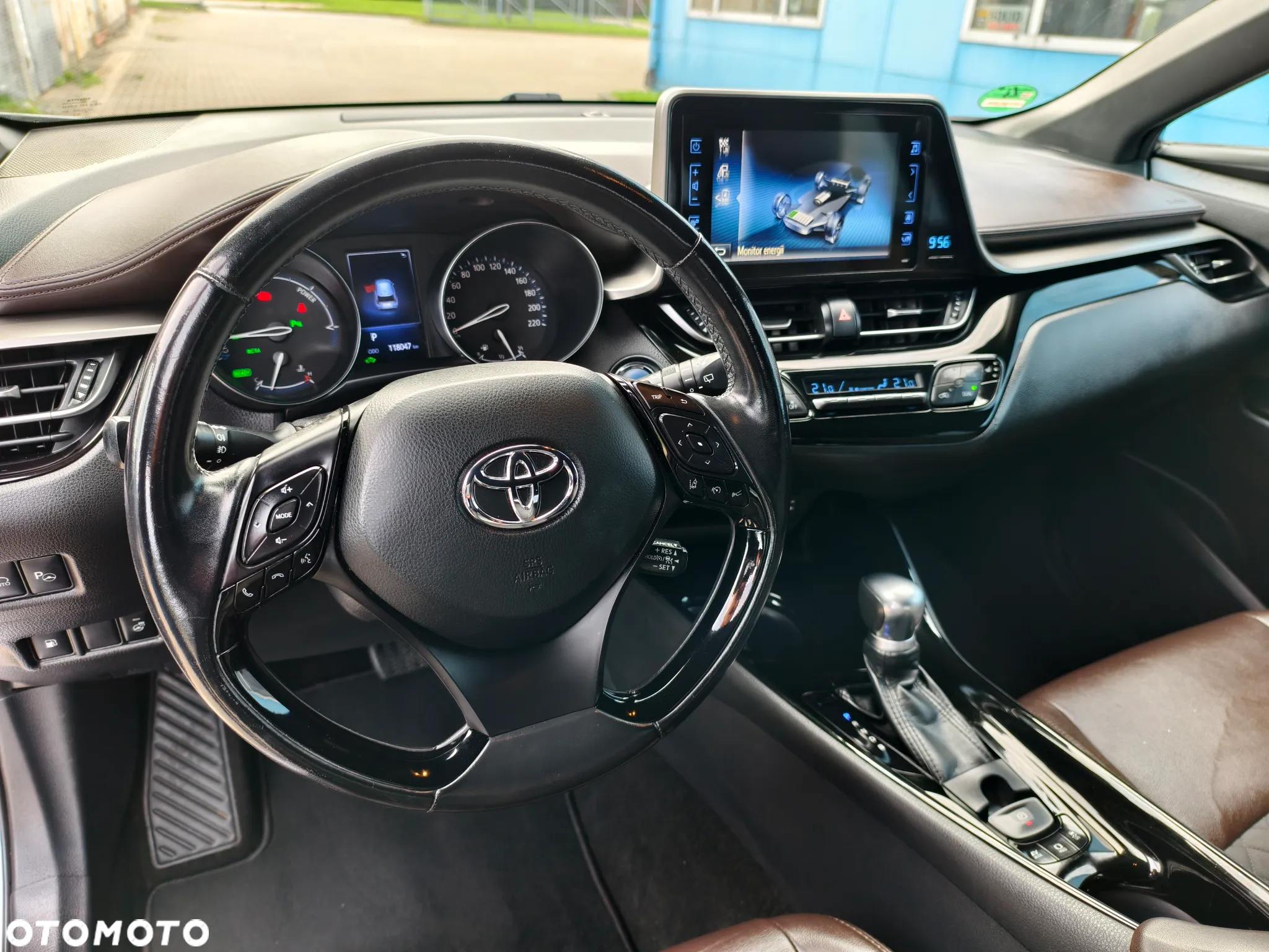 Toyota C-HR Hybrid Lounge - 11