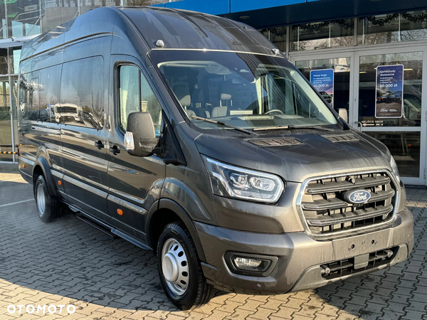 Ford Transit Bus RWD LIMITED