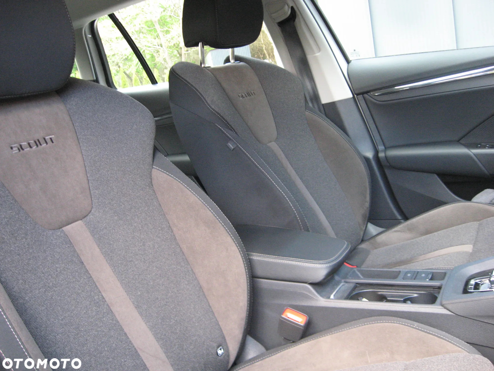 Skoda Octavia 2.0 TDI 4x4 Scout DSG - 12