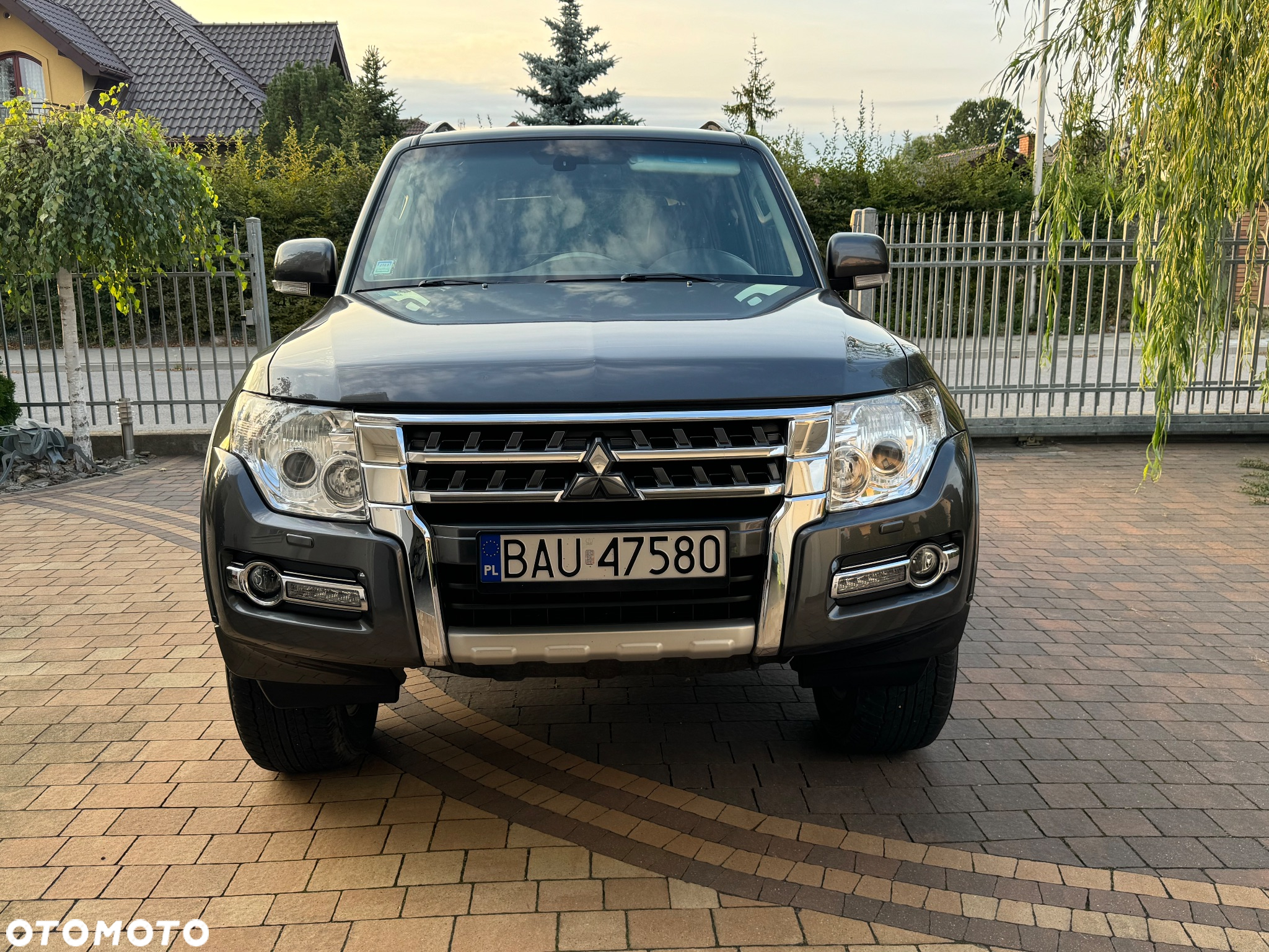 Mitsubishi Pajero - 13