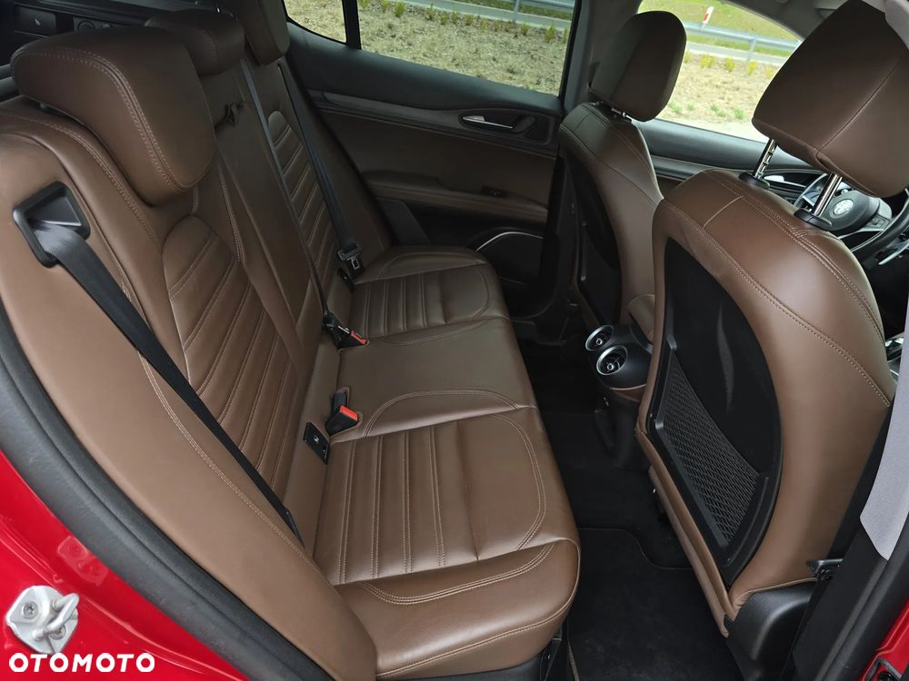 Alfa Romeo Stelvio 2.2 16V AT8 Q4 Lusso - 25