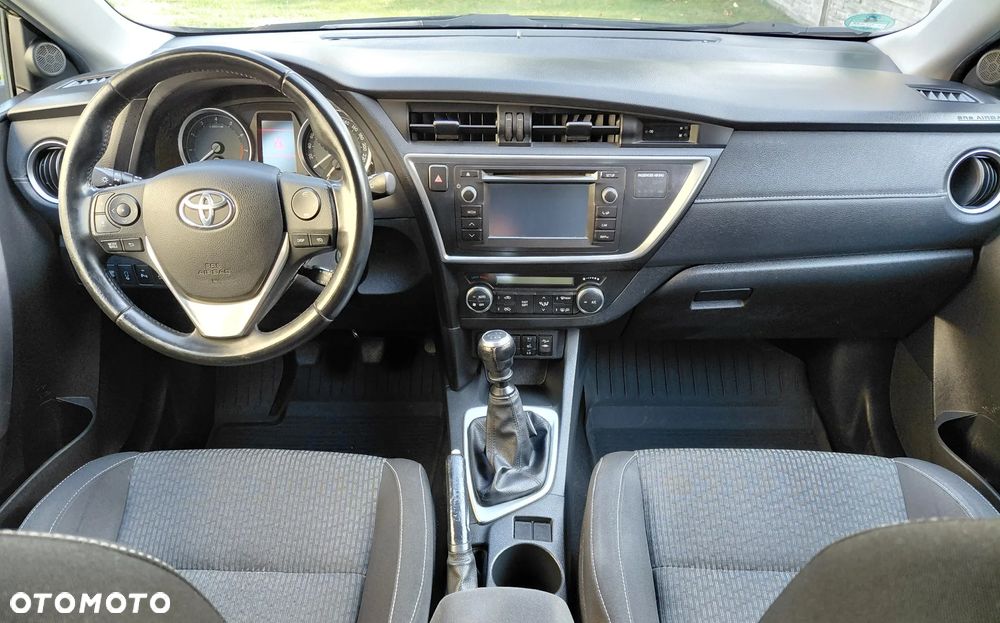 Toyota Auris - 14