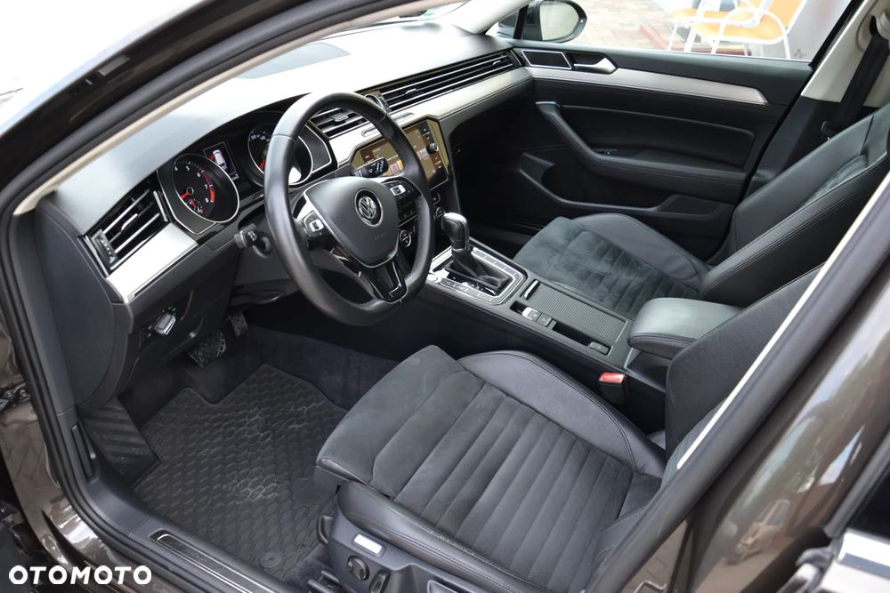 Volkswagen Passat - 16