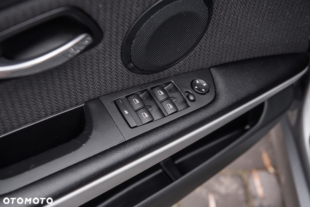 BMW Seria 3 - 16