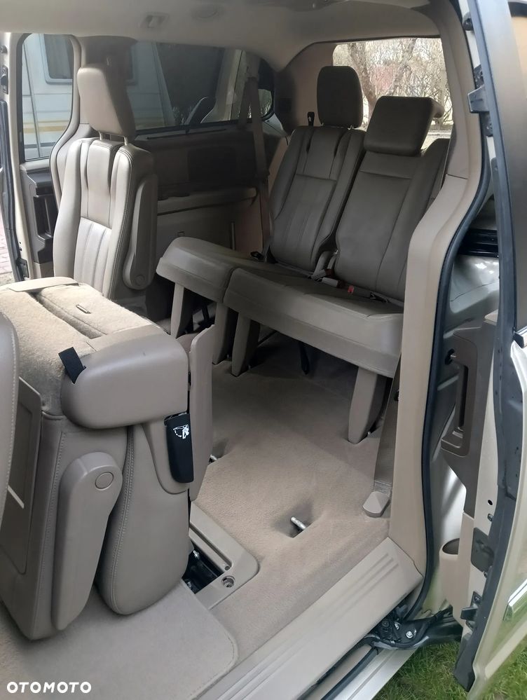 Chrysler Town & Country 3.6 Limited - 24